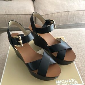 NEW black Michael Kors Peggy Wedge size 9